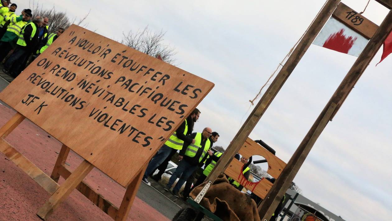 Gilets Jaunes Revue De Presse Du 15 Janvier Ricochets