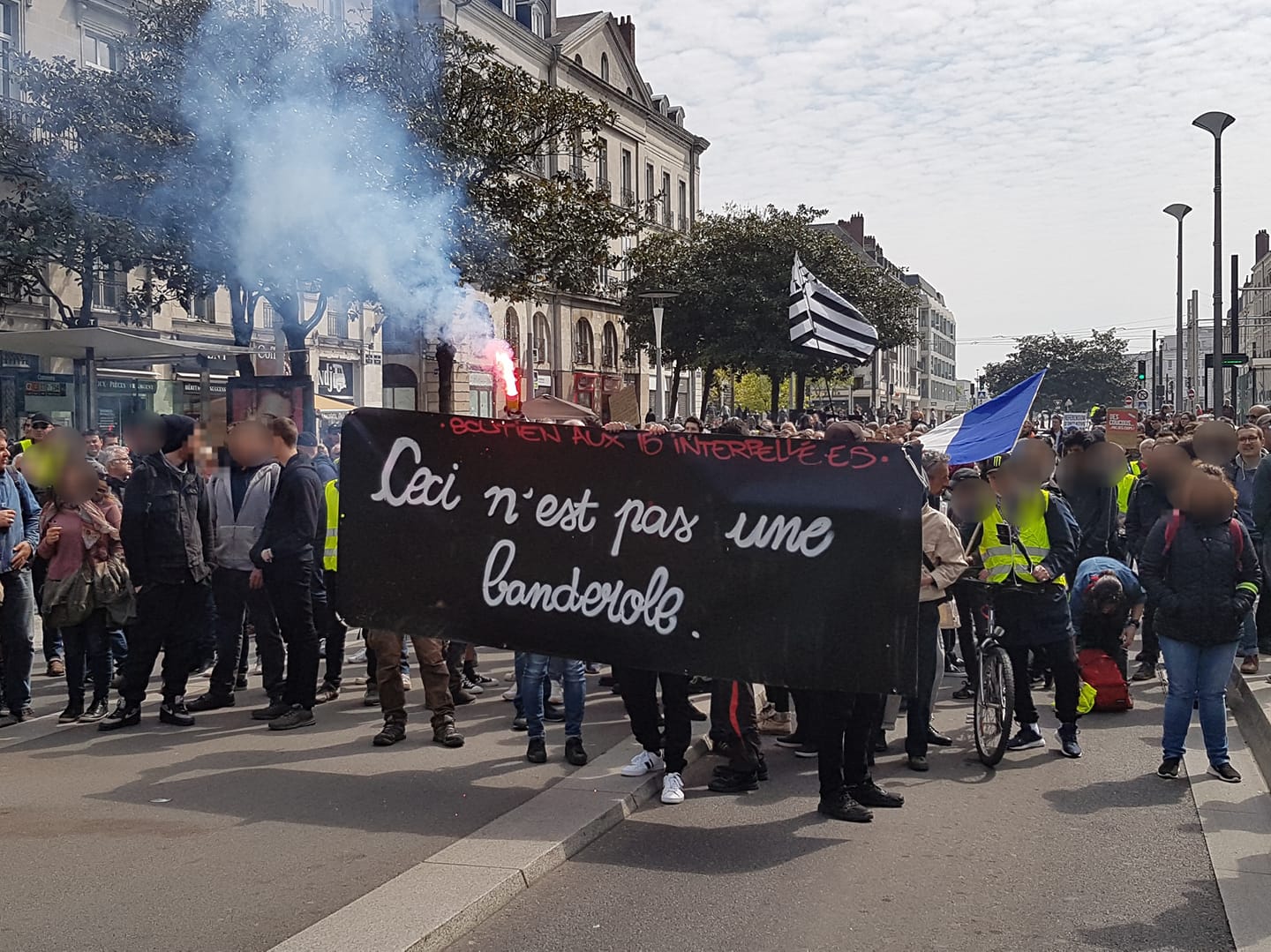 Gilets Jaunes Revue De Presse Des 13 14 15 16